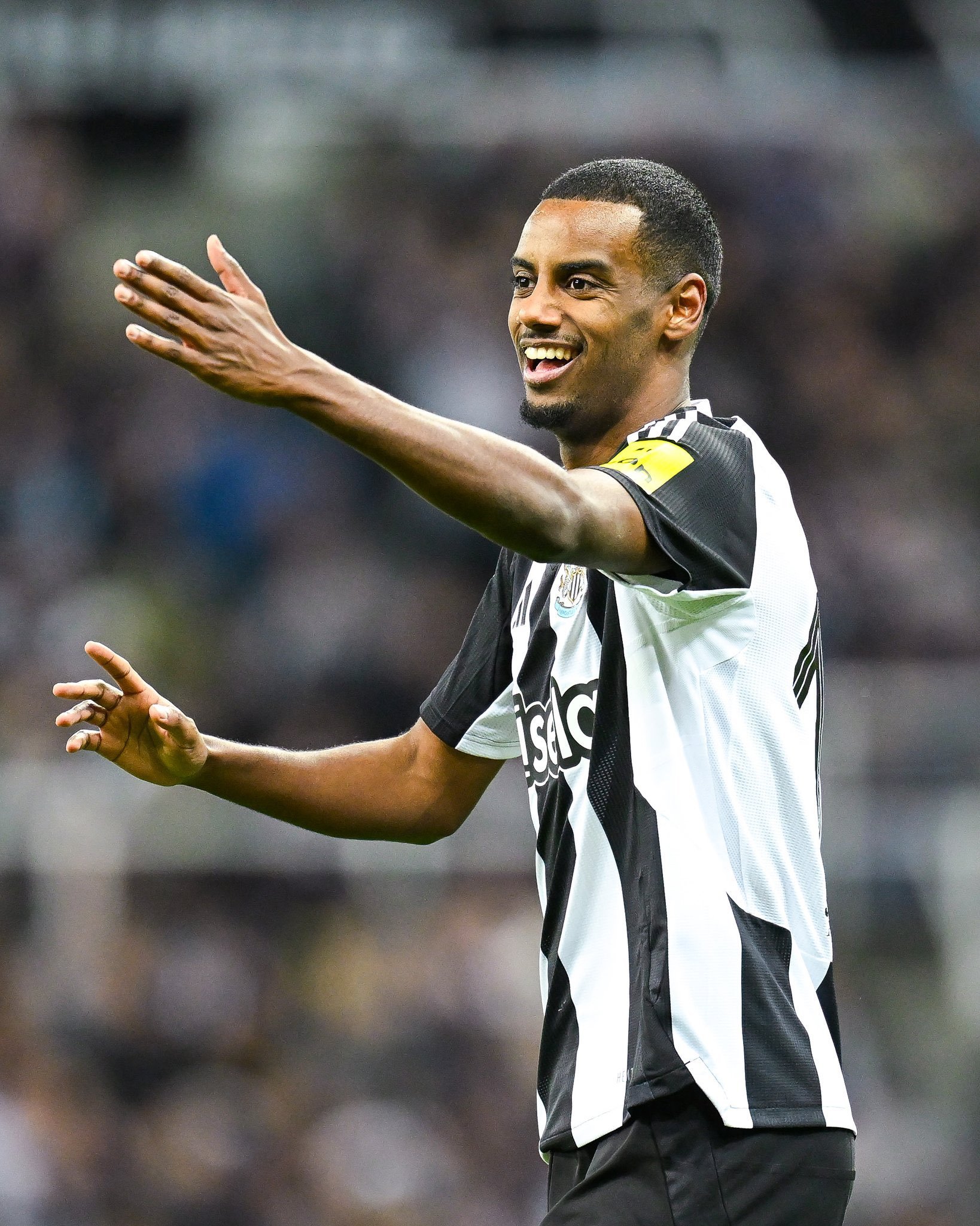 萨拉赫新星重要助攻表现突出,老鹰前途光明!比赛高潮迭起-九游体育下载