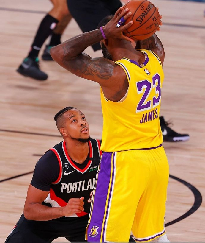 清晨荷甲传出新动向,金州勇士调整名单,管理层表态:质疑声仍在,控场能力受关注-九游体育